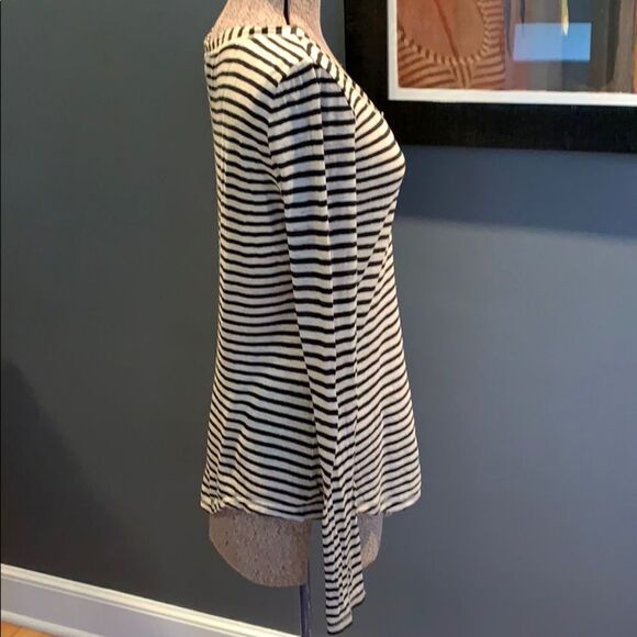 Banana Republic black/ecru stripe linen blend top - Picture 3 of 5